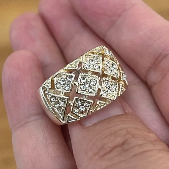 Diamanté crystal set gold and silver tone wide size 8 band ring - Picture 5 of 15